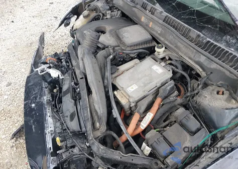 2017 Ford Fusion Hybrid Titanium из США, поврежденный, VIN 3FA6P0RU5HR267177